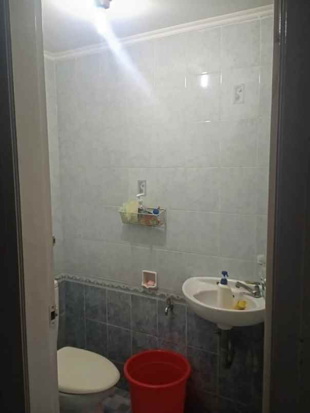 dijual rumah perumahan jatinegara baru