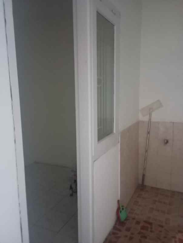 dijual rumah perumahan jatinegara baru