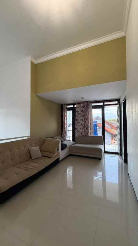 dijual rumah perumahan landungsari dau