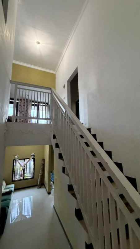 dijual rumah perumahan landungsari dau