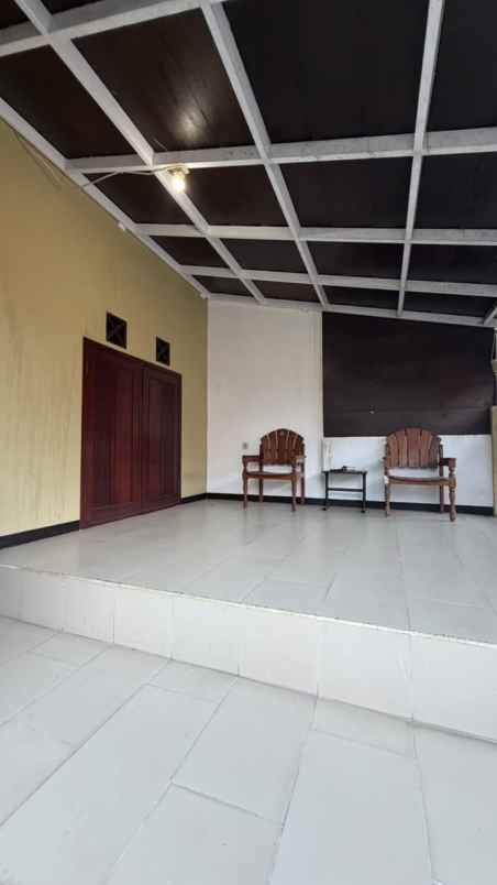 dijual rumah perumahan landungsari dau