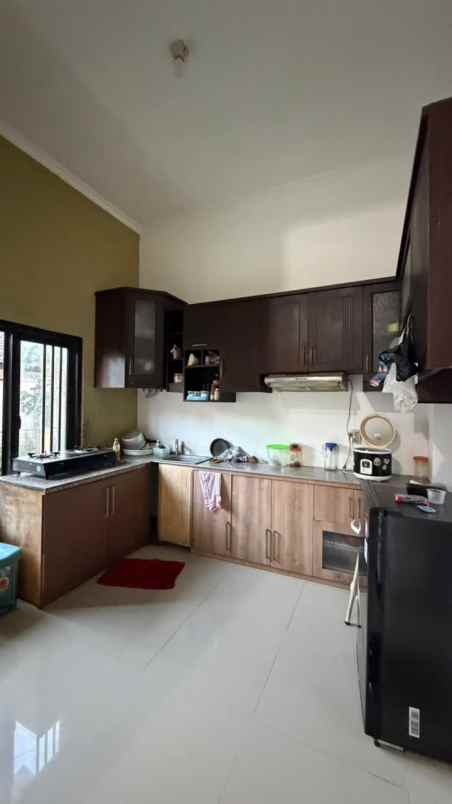dijual rumah perumahan landungsari dau