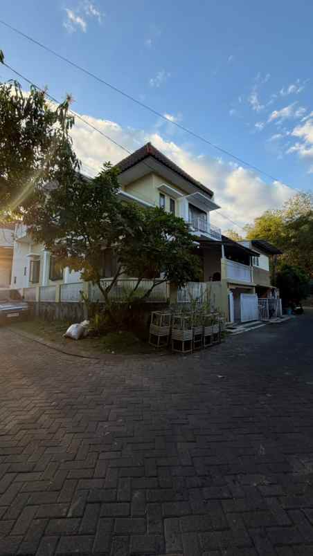 dijual rumah perumahan landungsari dau