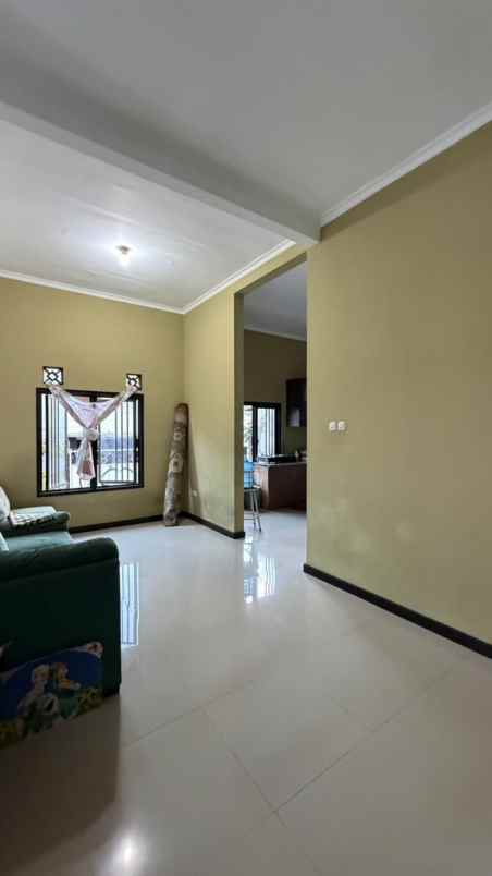 dijual rumah perumahan landungsari dau
