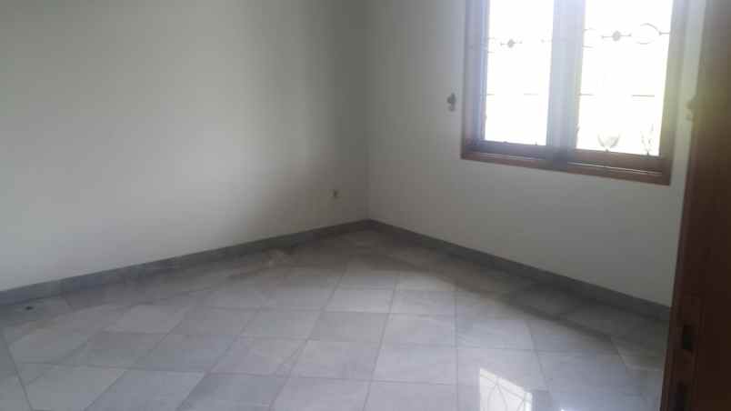 dijual rumah pondok bambu