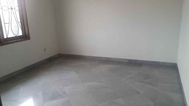 dijual rumah pondok bambu