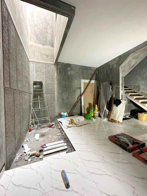 dijual rumah pondok gede