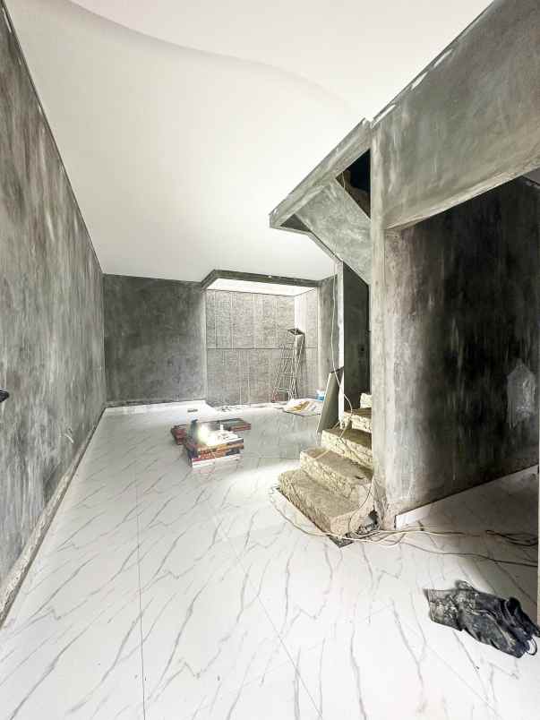 dijual rumah pondok gede