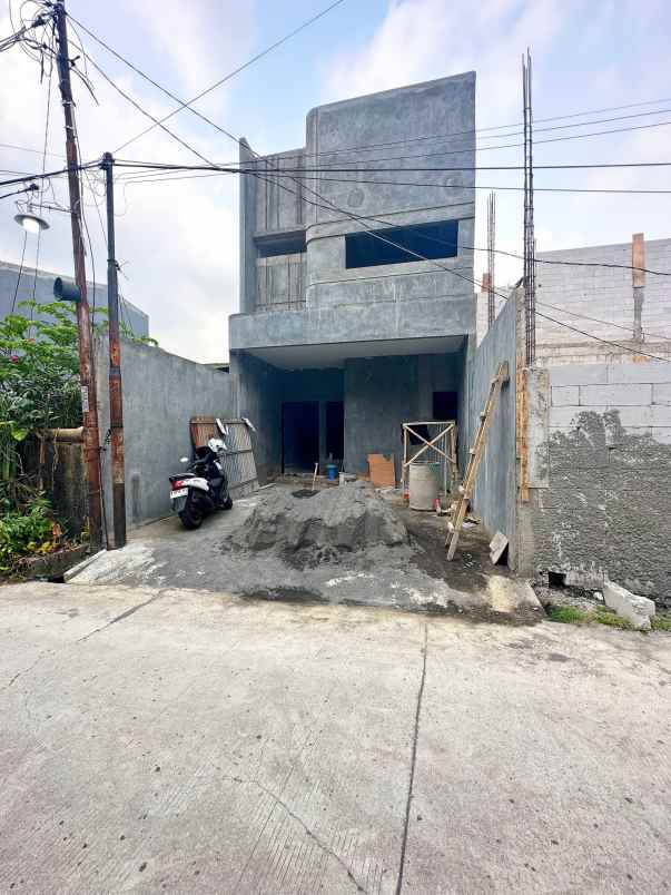 dijual rumah pondok gede