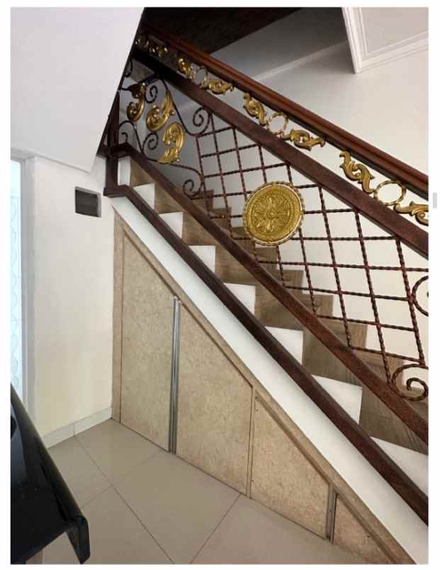 dijual rumah pratama residence view