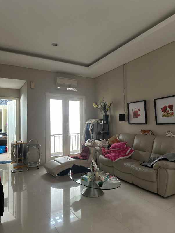 dijual rumah puri galaxy