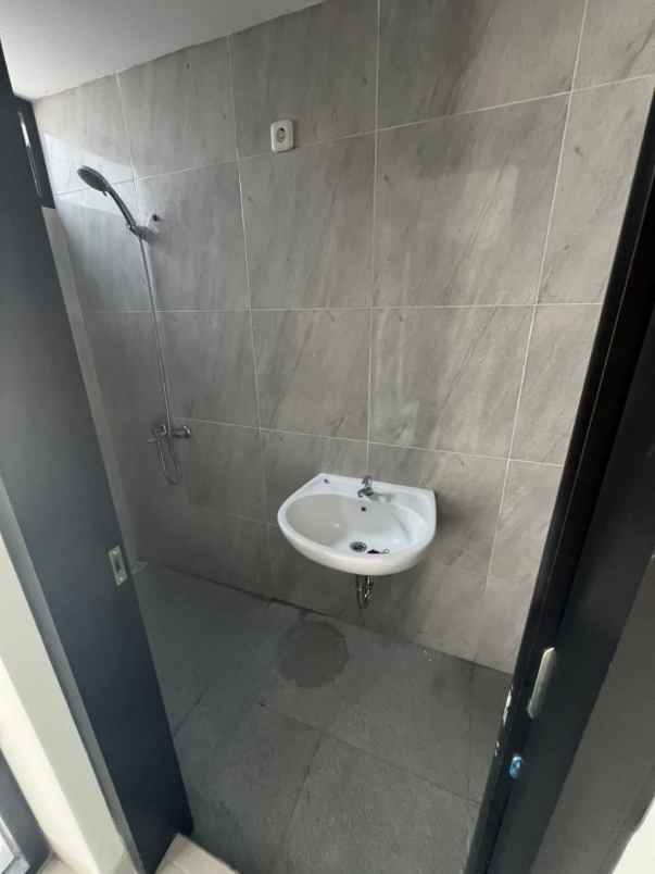 dijual rumah puri safira