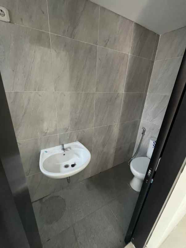 dijual rumah puri safira