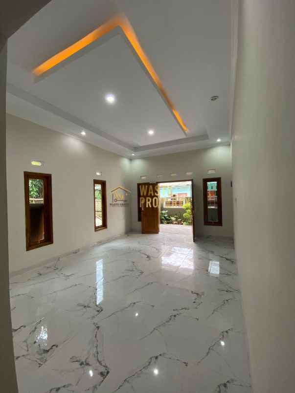 dijual rumah purwomartani