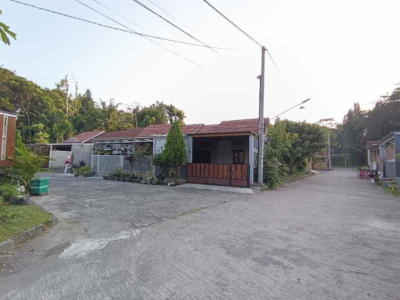dijual rumah randusari kec prambanan