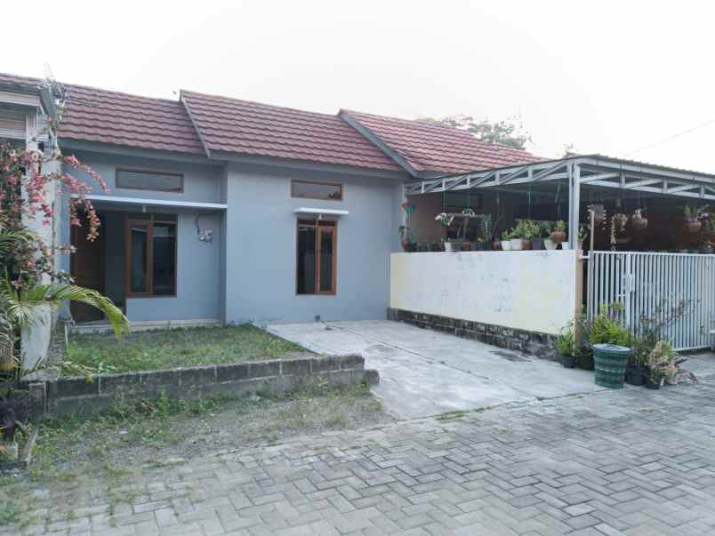 dijual rumah randusari kec prambanan