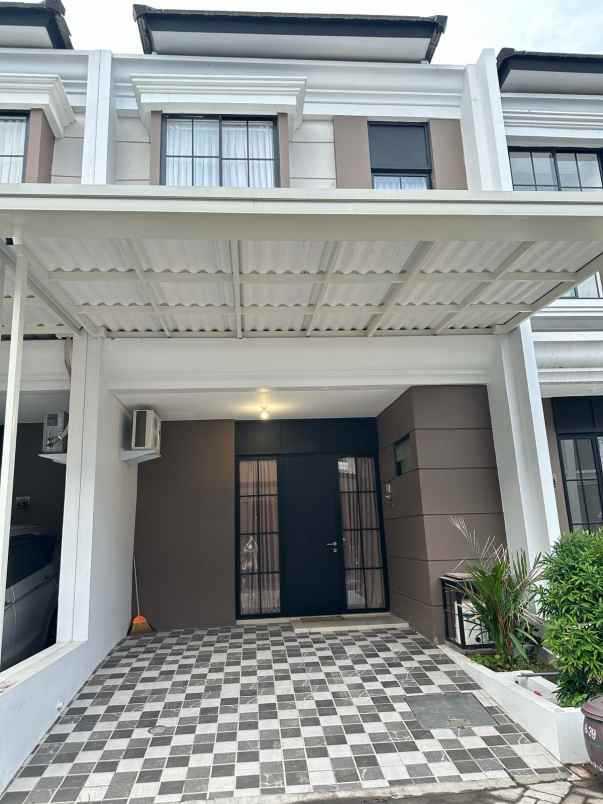 dijual rumah regency one