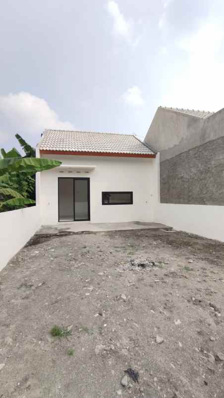 dijual rumah rumah graha candi