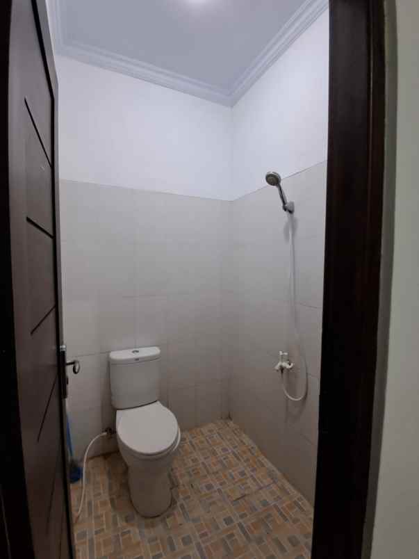 dijual rumah sambilegi