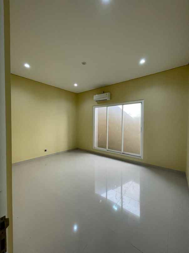 dijual rumah san diego pakuwon city