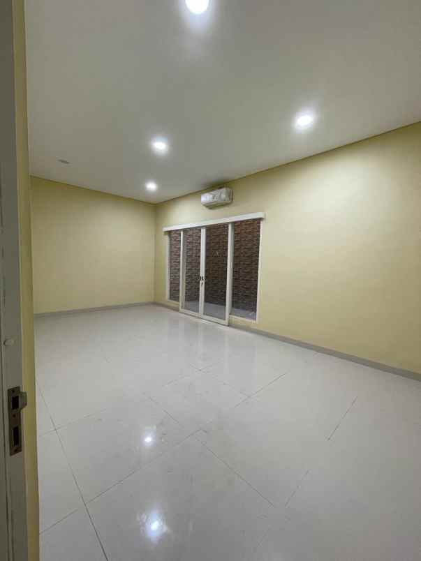 dijual rumah san diego pakuwon city