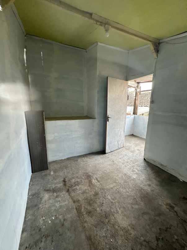 dijual rumah sariwangi