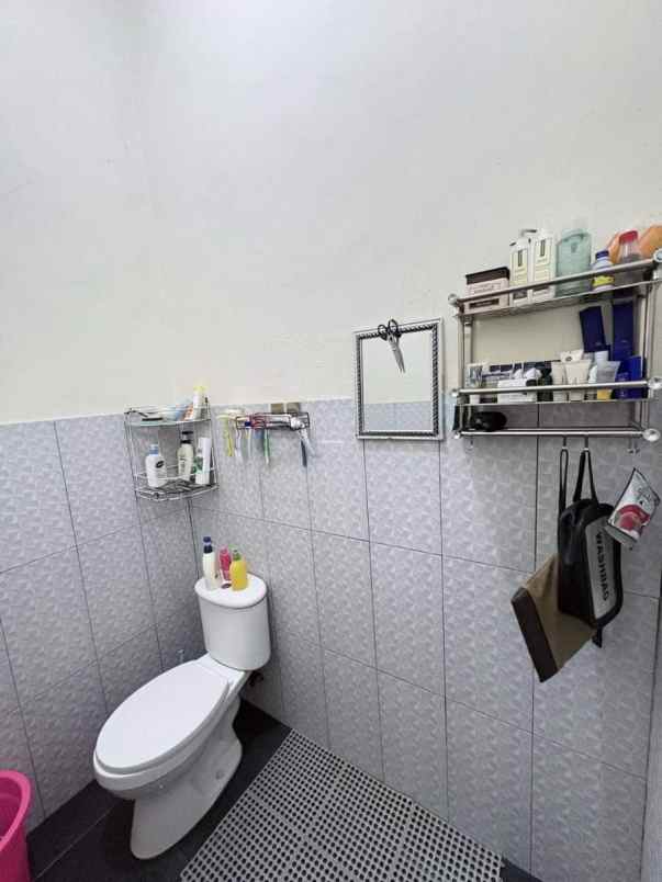 dijual rumah sawangan depok