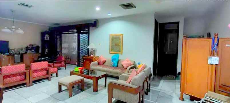 dijual rumah senopati