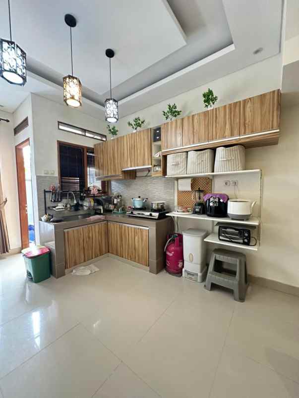 dijual rumah sidakarya renon