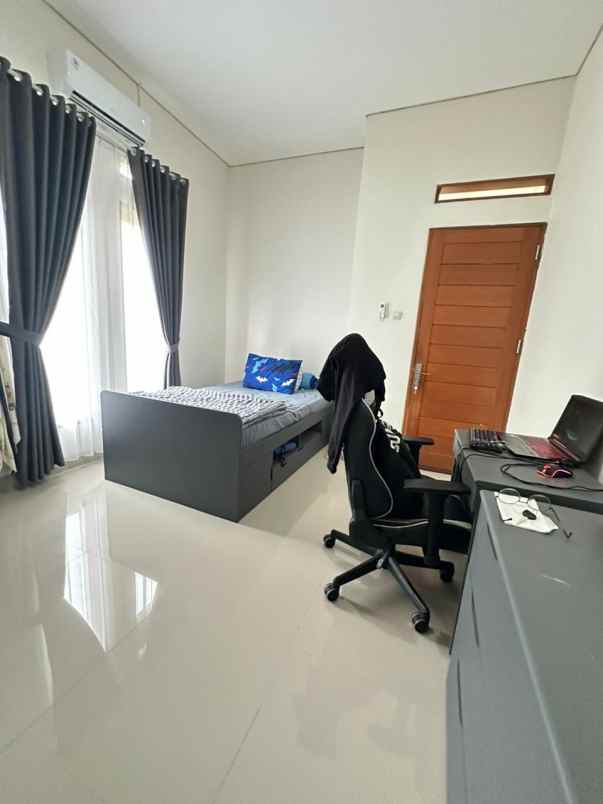 dijual rumah sidakarya renon