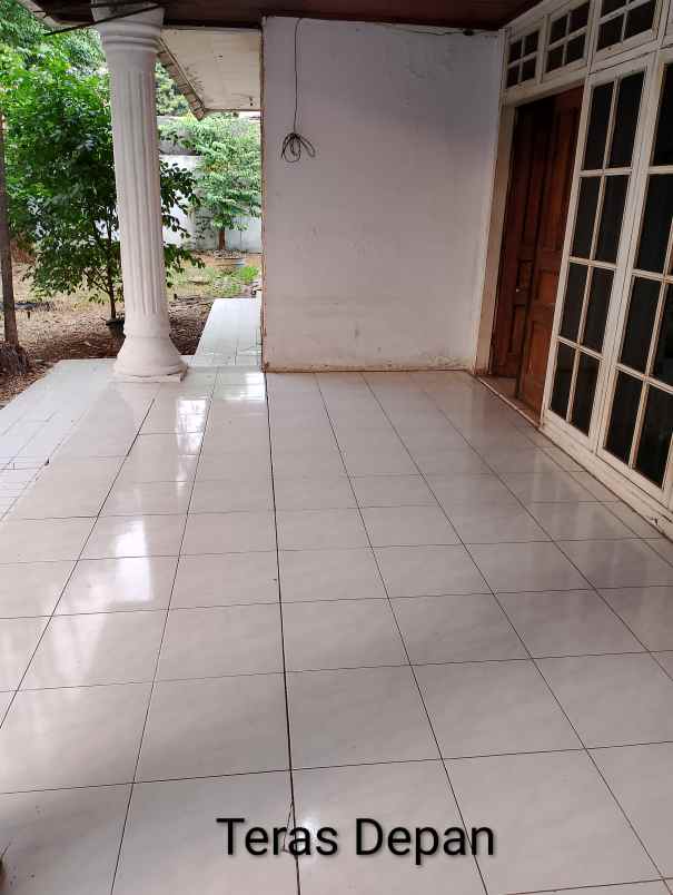 dijual rumah sisi jalan raya