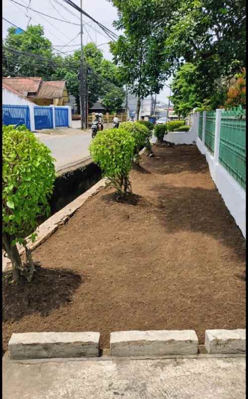 dijual rumah sisi jalan raya