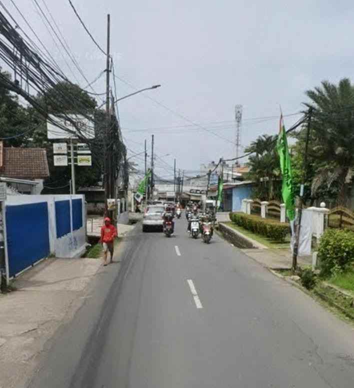 dijual rumah sisi jalan raya