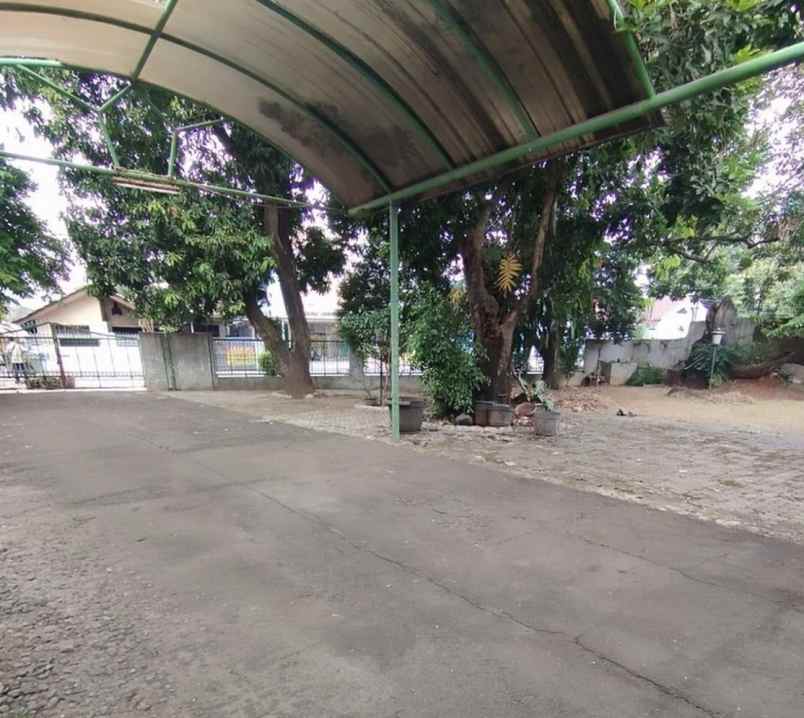 dijual rumah sisi jalan raya