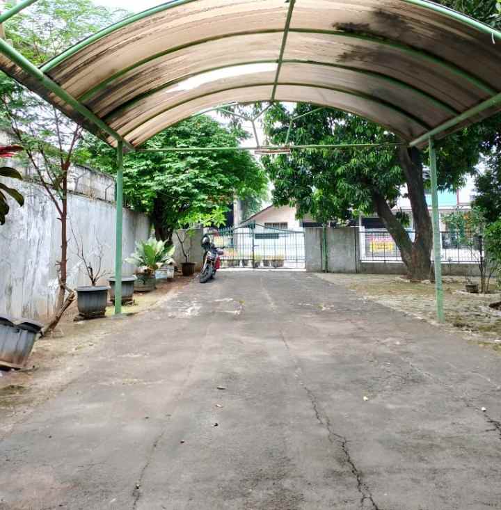 dijual rumah sisi jalan raya