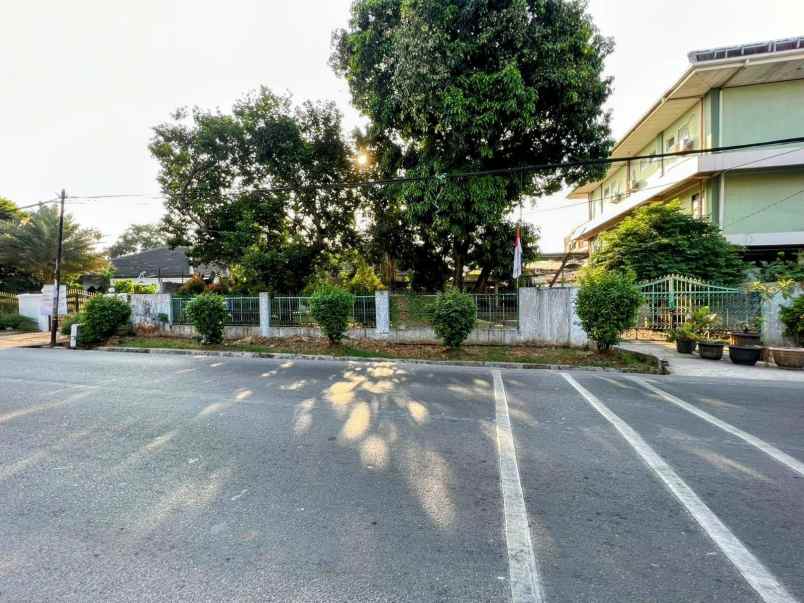 dijual rumah sisi jalan raya