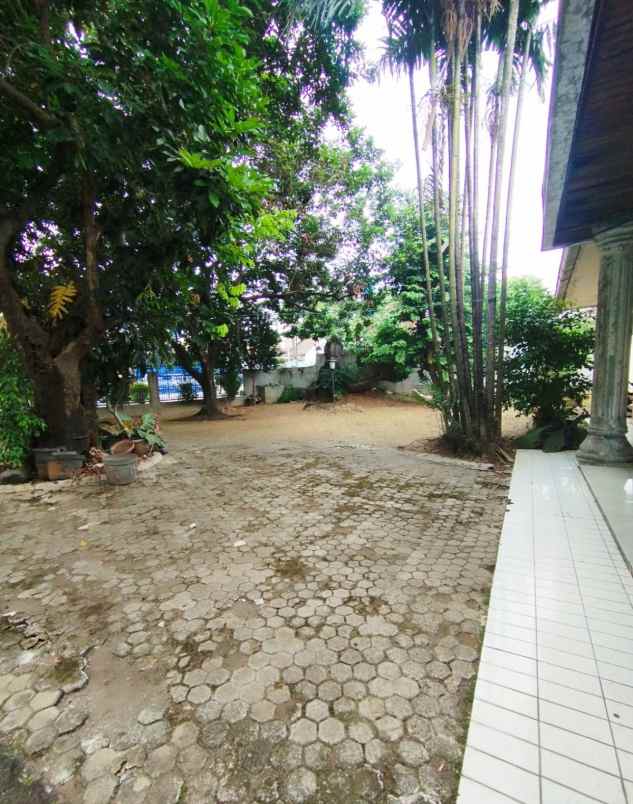 dijual rumah sisi jalan raya