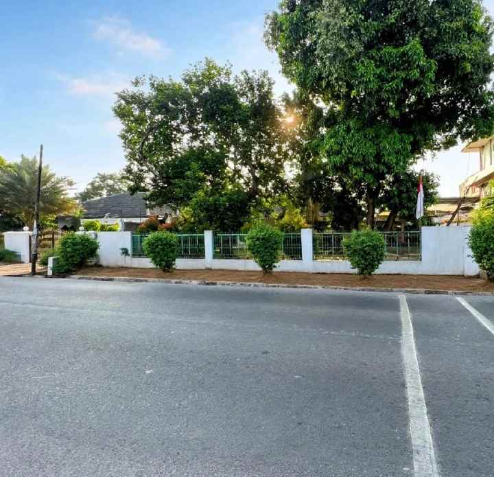 dijual rumah sisi jalan raya