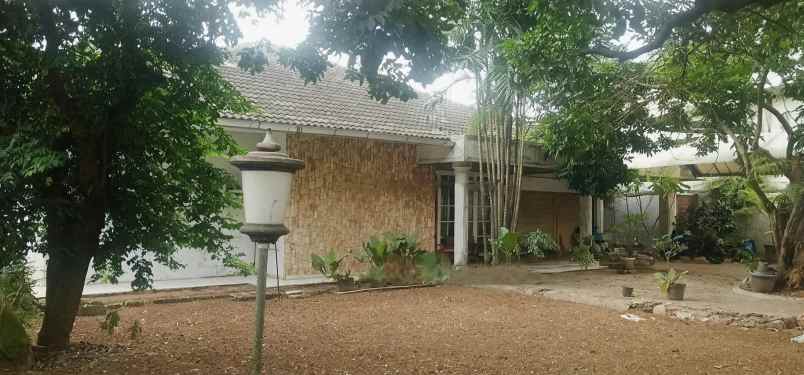 dijual rumah sisi jalan raya