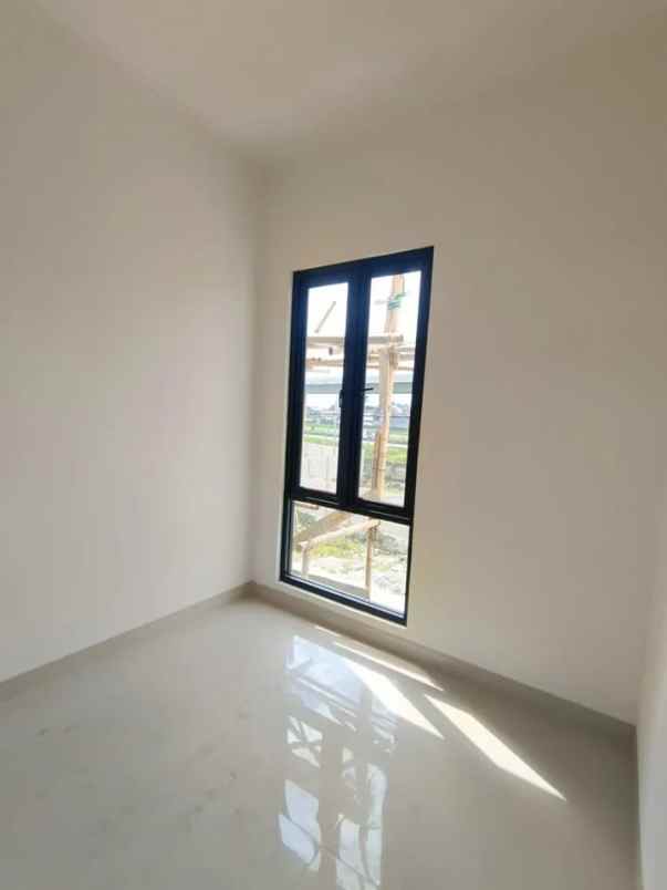 dijual rumah strategis di gland ciwastra park