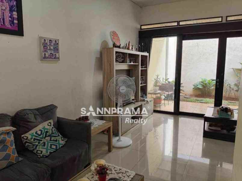 dijual rumah sukamaju baru