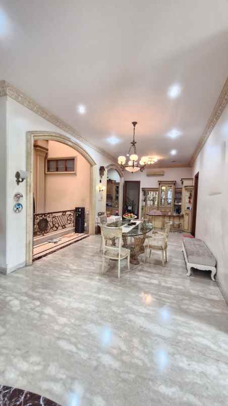 dijual rumah sunter bisma