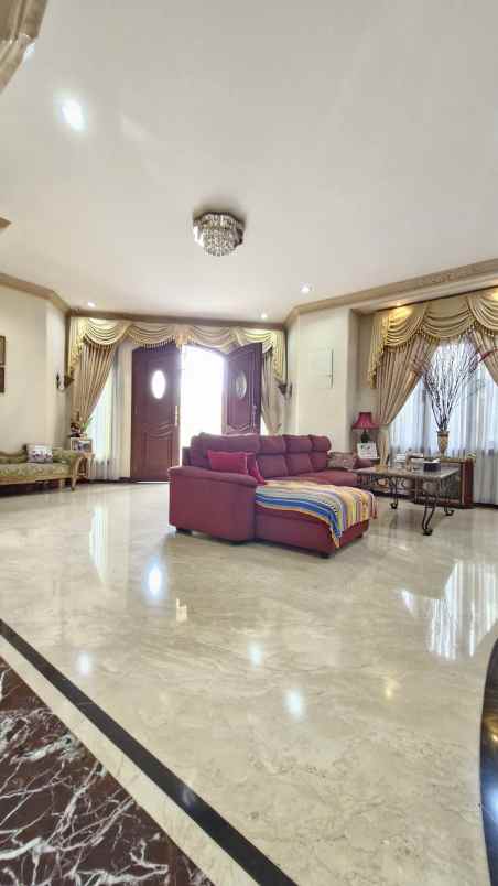 dijual rumah sunter bisma