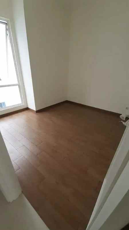 dijual rumah suvarna sutera cluster