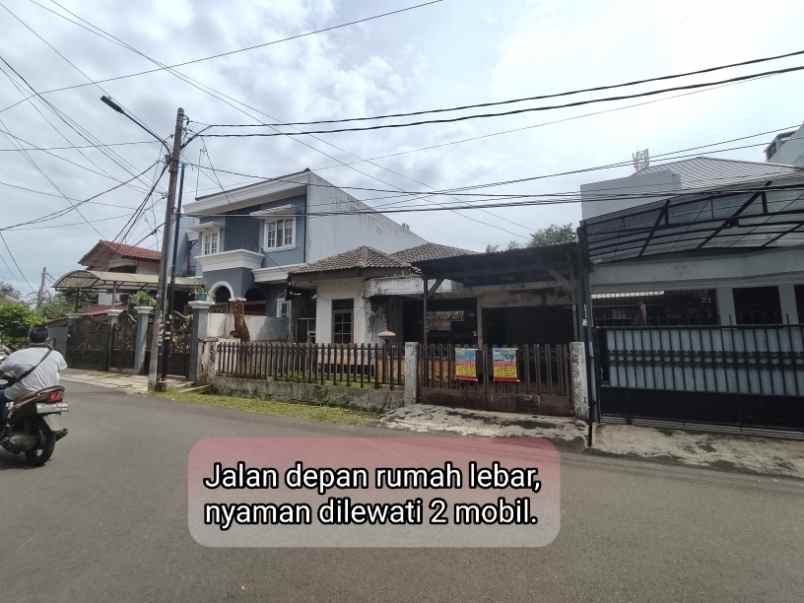 dijual rumah taman meruya ilir