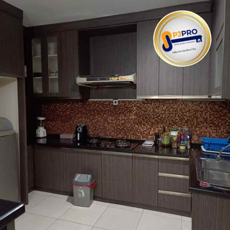 dijual rumah taman modern