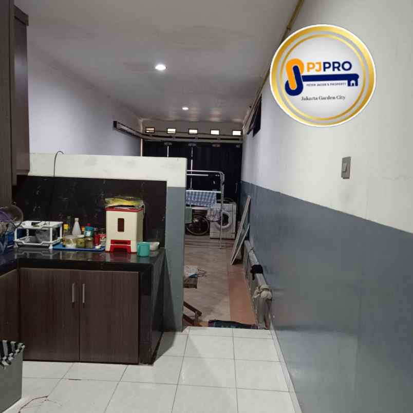 dijual rumah taman modern