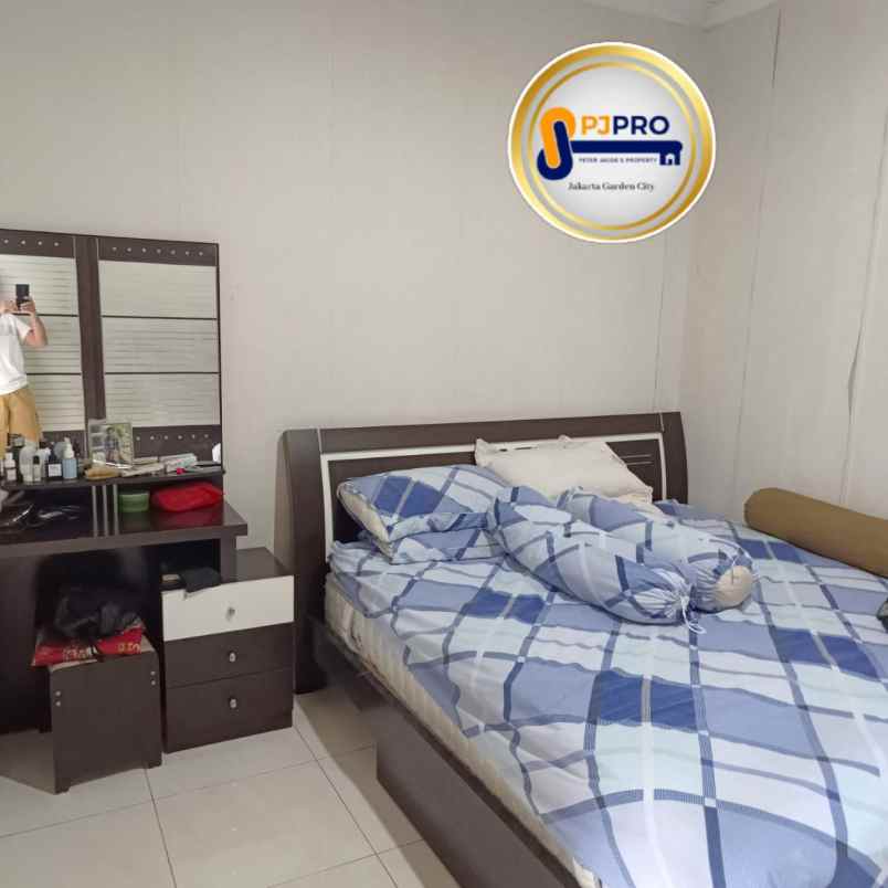 dijual rumah taman modern