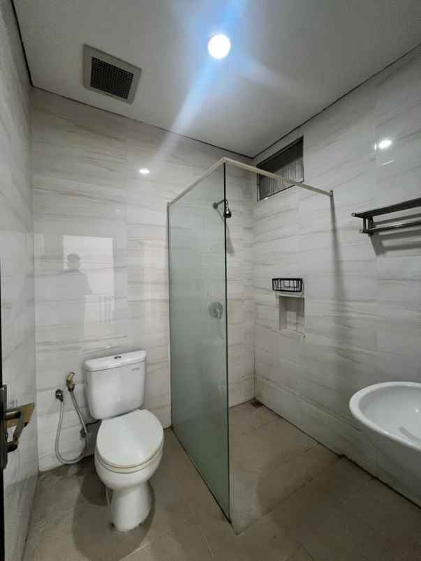 dijual rumah taman puspa raya citraland