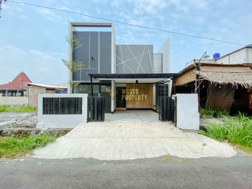 dijual rumah tamanmartani kec kalasan